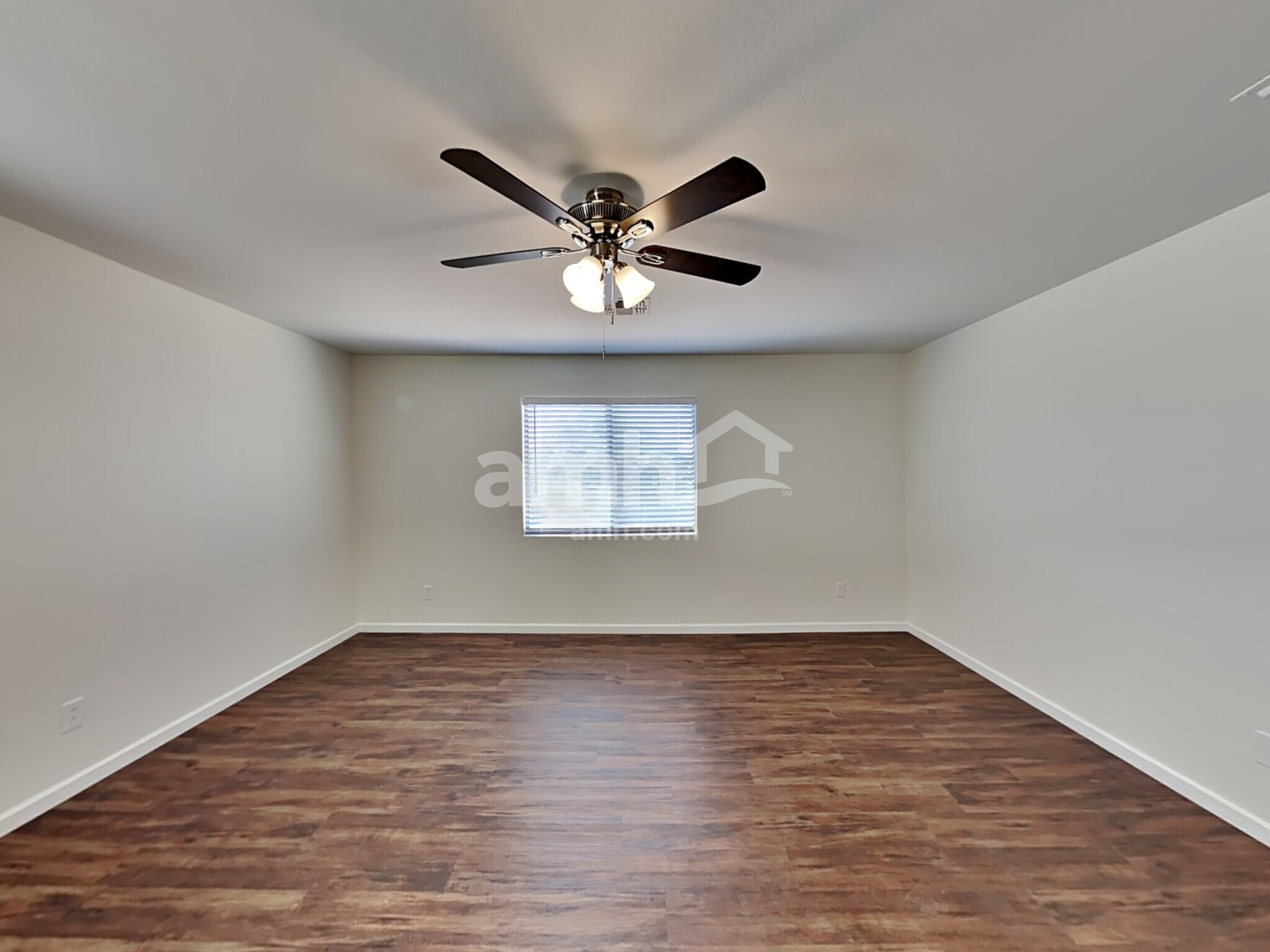 Building Photo - 521 E Harold Dr