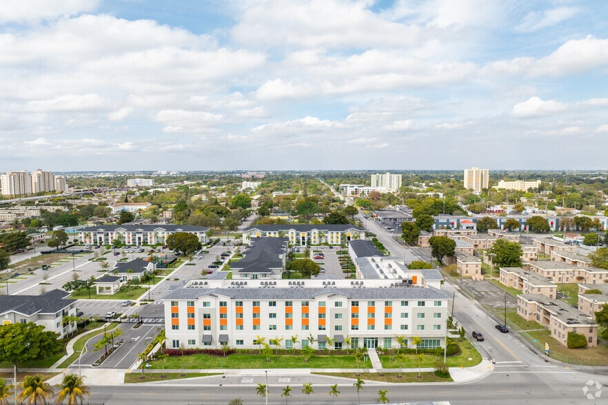 Building Photo - Lincoln Gardens