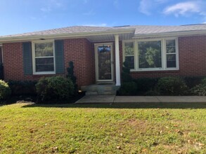 Building Photo - 208 General Roberts Dr