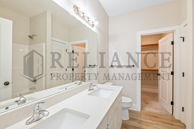 Building Photo - 212 W May St