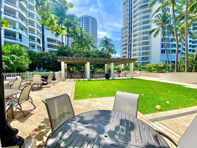 Building Photo - 21150 Point LPH 2902