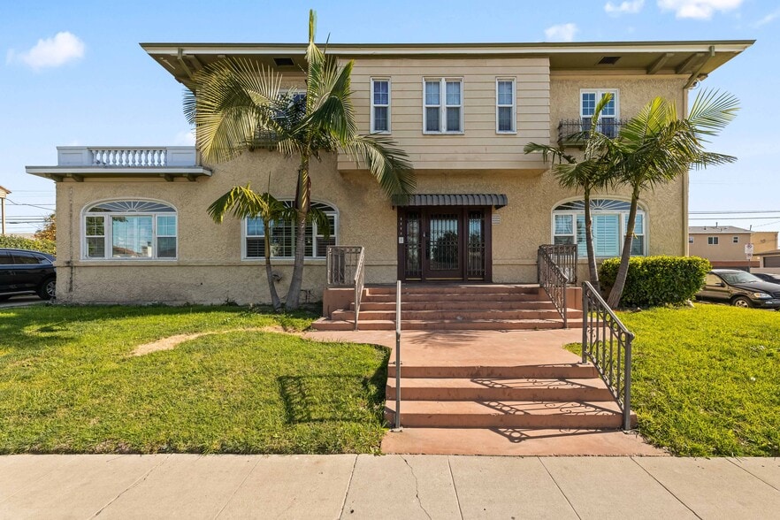 Building Photo - 6250 S Van Ness Ave