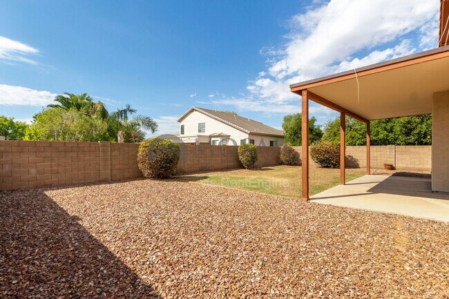 Building Photo - 1112 N Wade Dr