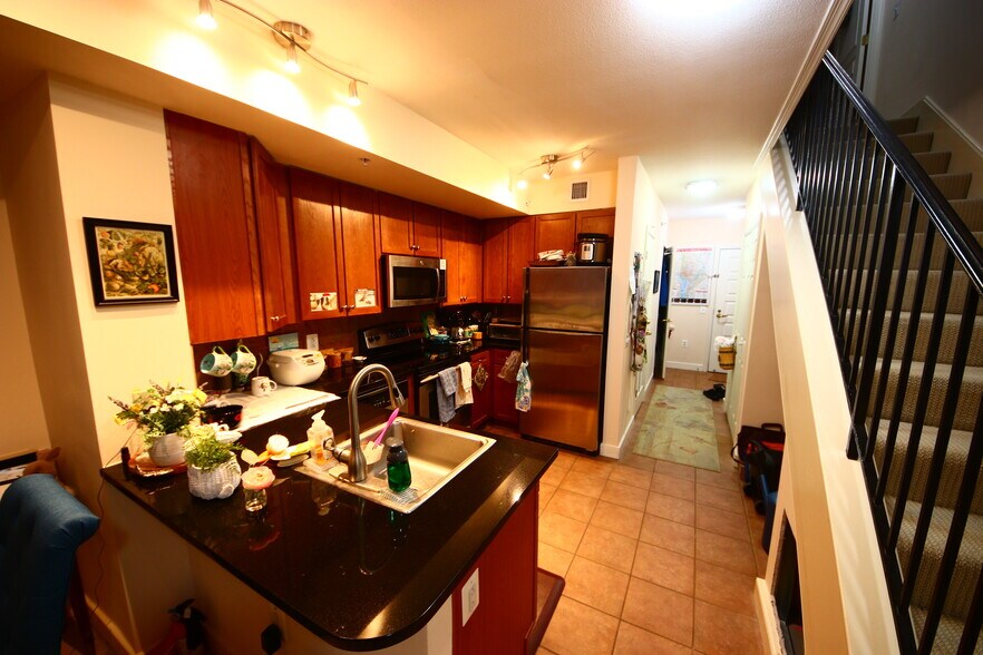 Building Photo - 631 D St NW