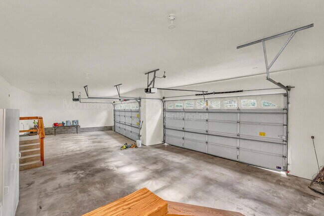 Building Photo - 4083 Sunset Ln