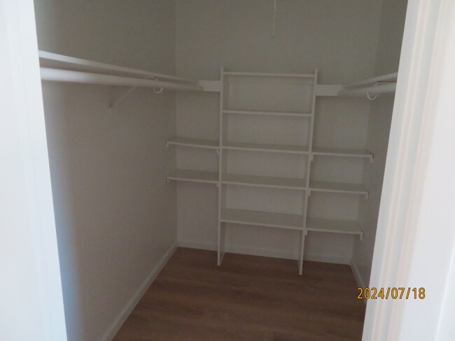 Building Photo - Centrally Located Family Home for Rent
