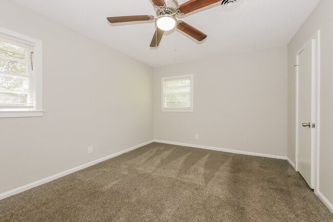 Building Photo - 4533 Sentry St