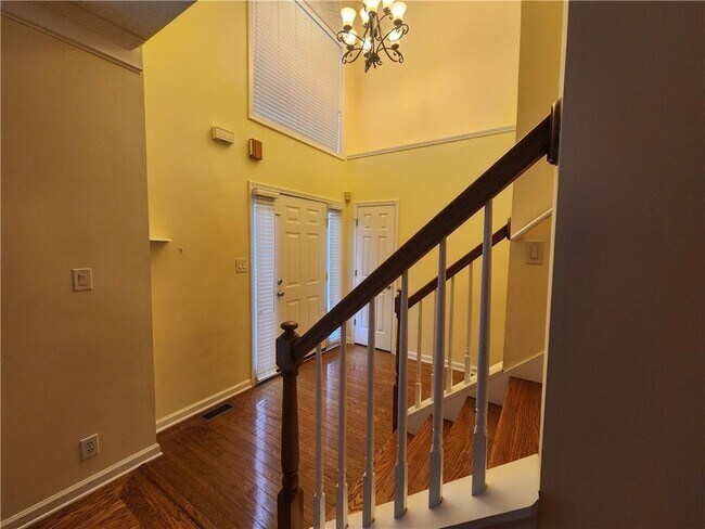 Building Photo - 350 Saddle Bridge Dr