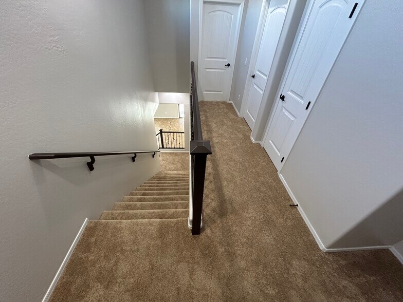 Building Photo - 4123 E Cherry Hills Dr