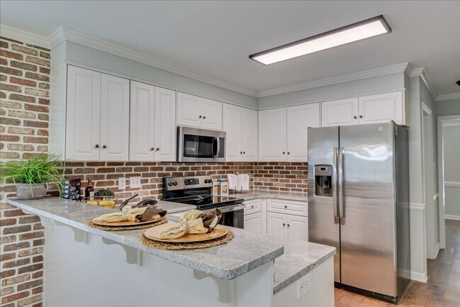 Building Photo - 1316 Maple Leaf Ct