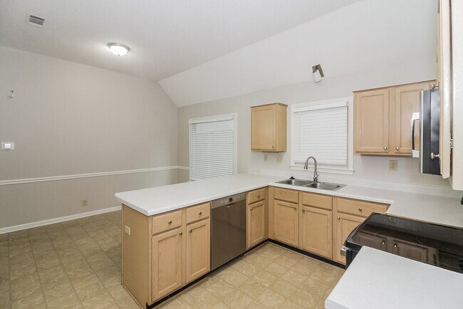 Building Photo - 1502 Appling Wood Cove S