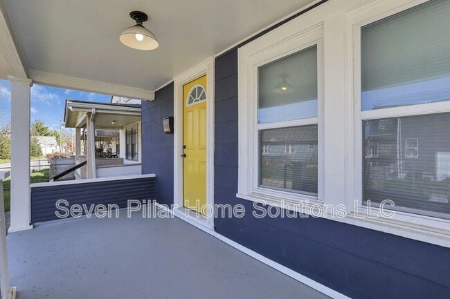 Building Photo - 522 Ryan Ave