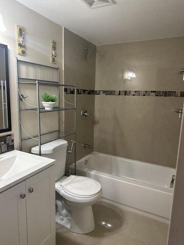 Building Photo - 2201 White Pine Cir