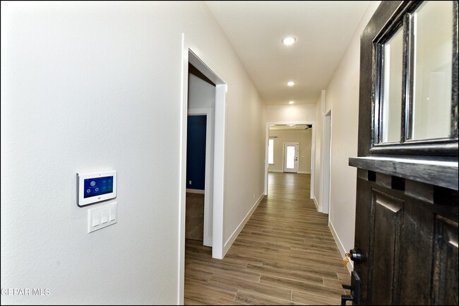 Building Photo - 13868 Paseo Perlas Dr