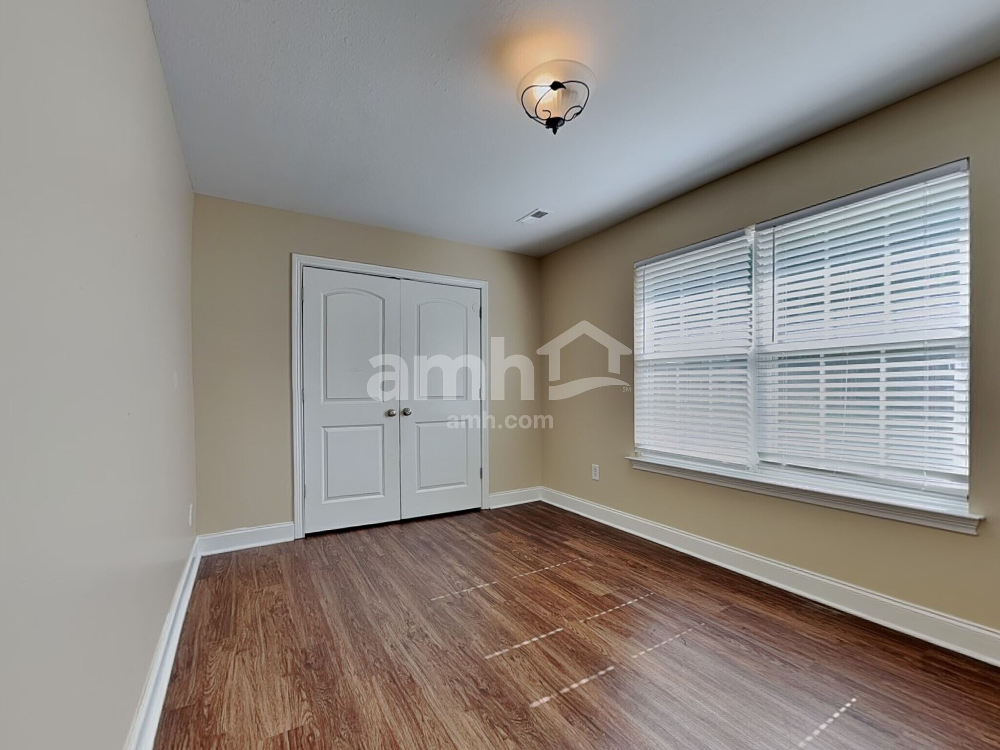 Building Photo - 10916 Parkgate Ln