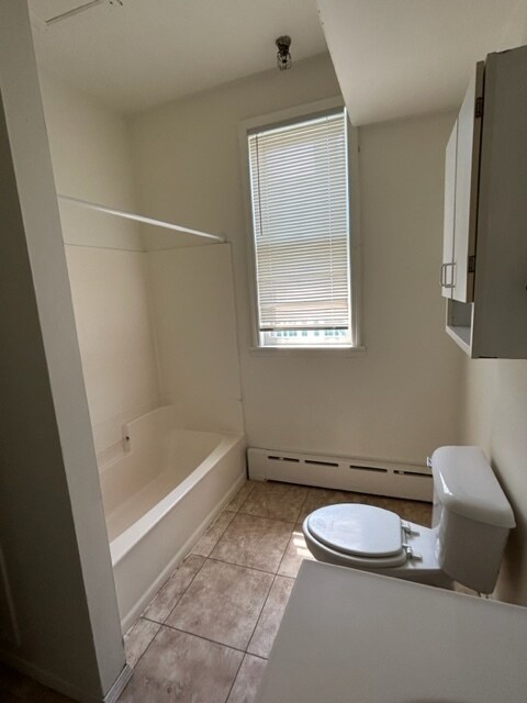 Building Photo - 1431 E 1st St