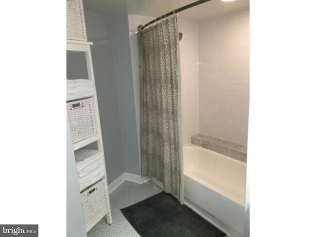 Building Photo - 104 Woodside Rd