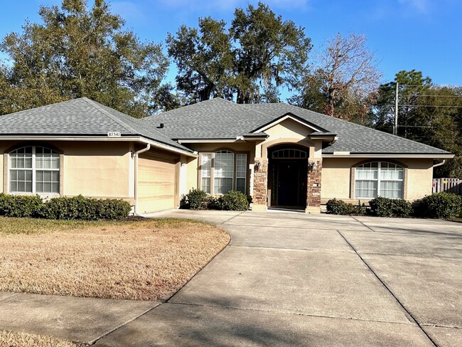 Primary Photo - Large 3BD/2BA |Quiet Setting | Fenced Yard