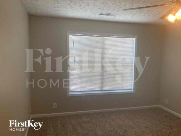 Building Photo - 1049 Megan Ct