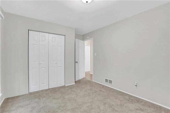 Building Photo - 1641 Delia Dr