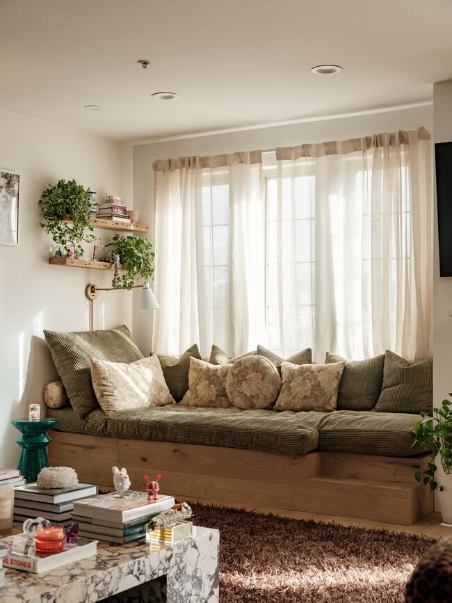 Building Photo - 10648 Woodbridge St