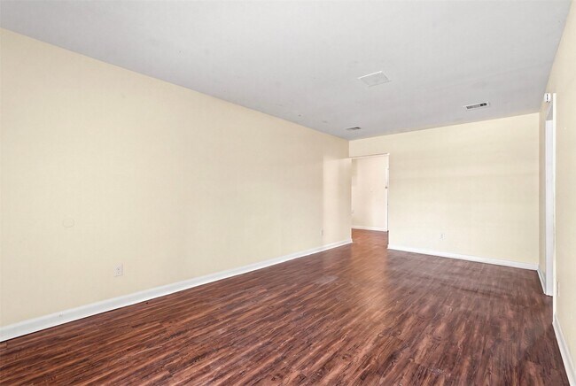 Building Photo - 10227 Glenmawr Dr