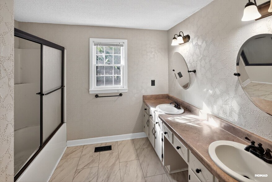 Building Photo - 79 Springbrook Cir