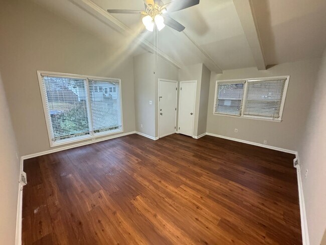 Building Photo - Caldwell Duplex