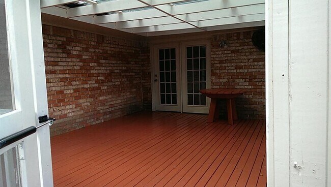 Primary Photo - 9122 Western Dr
