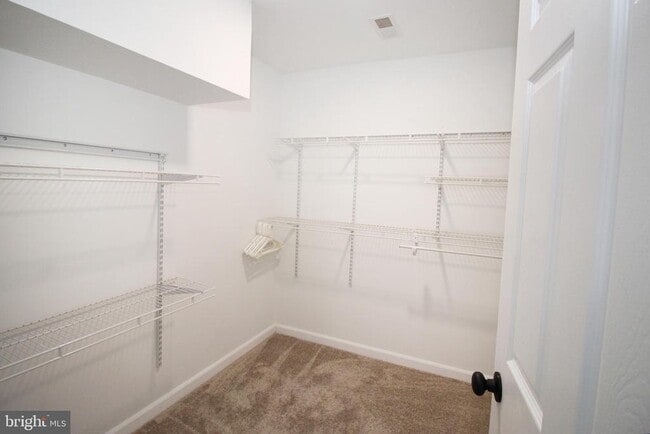 Building Photo - 1085 Pemberton Ln