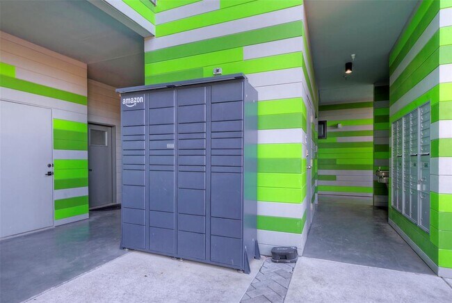 Building Photo - 4004 Banister Ln