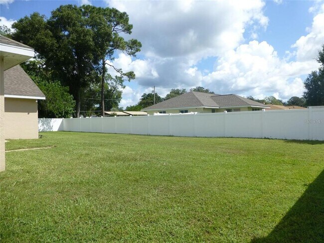 Building Photo - 1311 SE 39th Ct