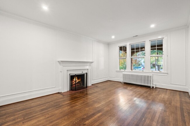 Building Photo - 2814 Bellevue Terrace NW