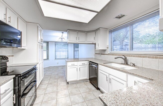 Building Photo - 11305 Pradera Dr