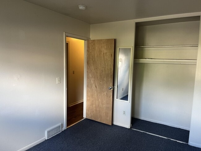 Building Photo - 606 Spartan Ave