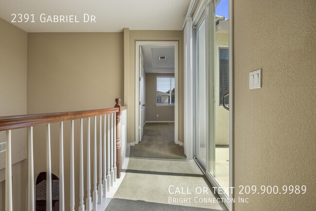 Building Photo - 2391 Gabriel Dr