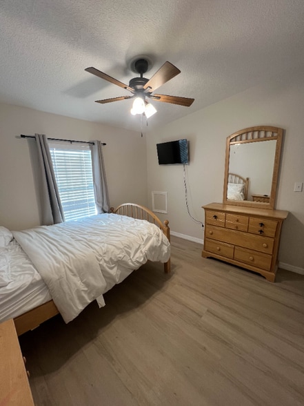 Building Photo - 3599 Pioneer Trails Dr