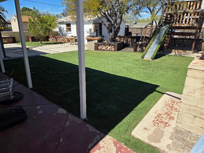 Building Photo - 2619 E 21st St