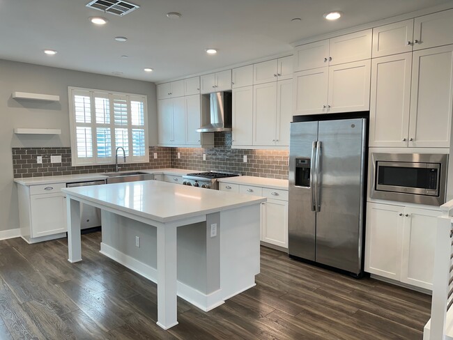 Building Photo - Cessna Lane