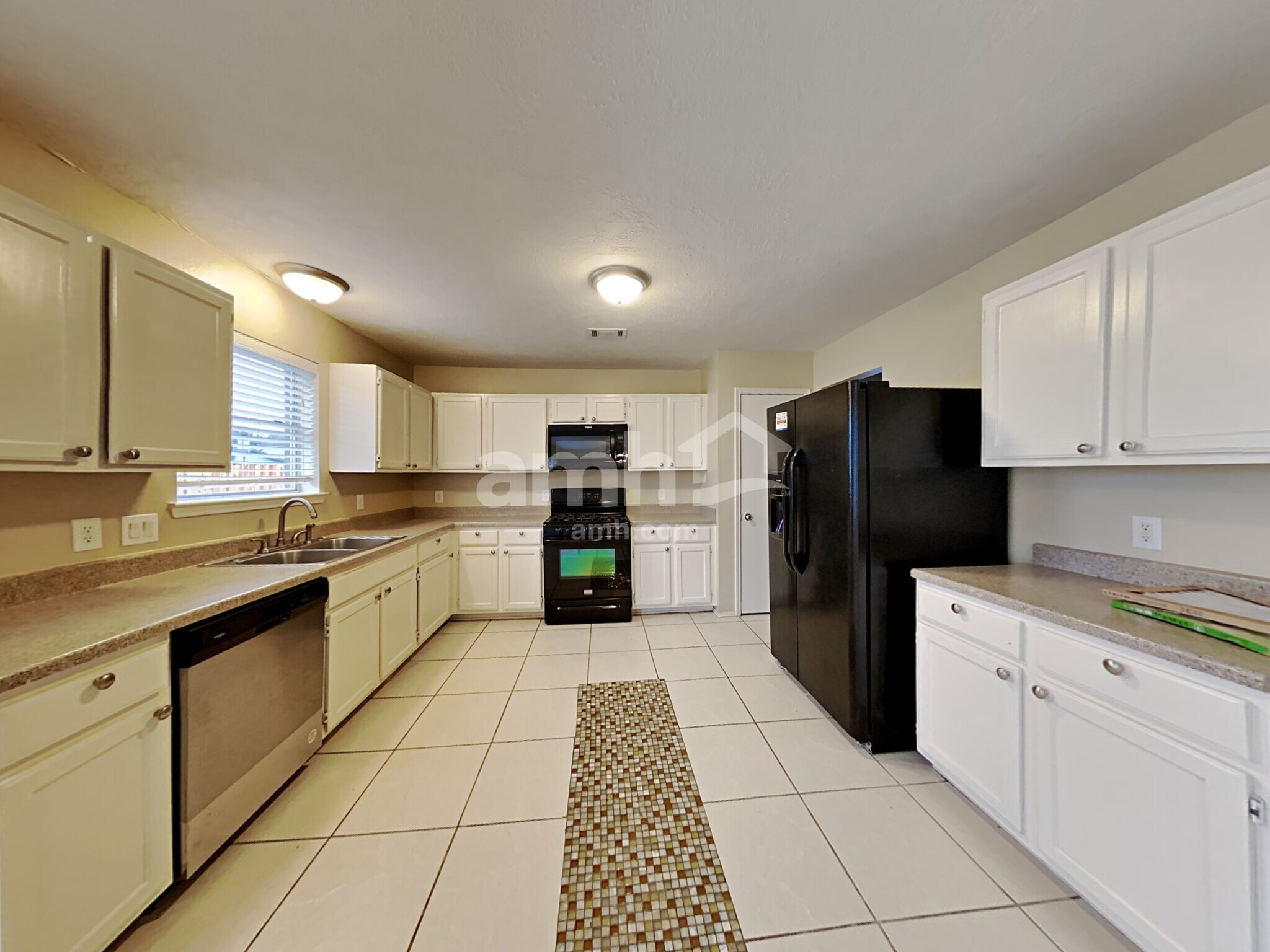 Building Photo - 4135 President's Dr W