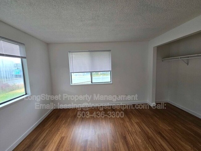 Building Photo - 2711 Newton St