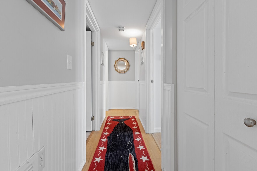 Building Photo - 1 Seacliff Ave