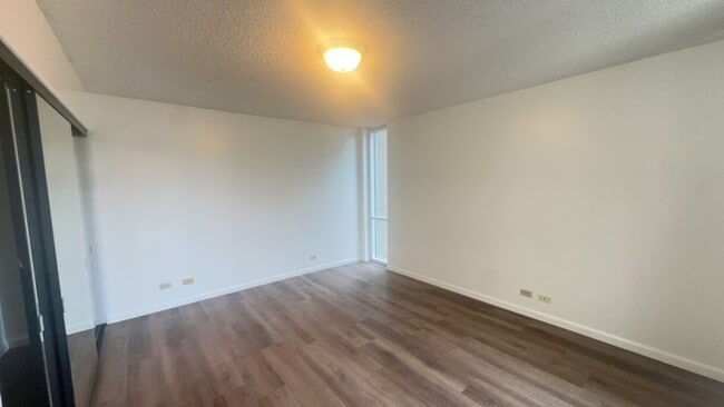 Building Photo - HONOLULU PARK PLACE - Newly Renovated Spacious 1 Bedroom, 1 Bathroom, 1 Parking & Lanai!