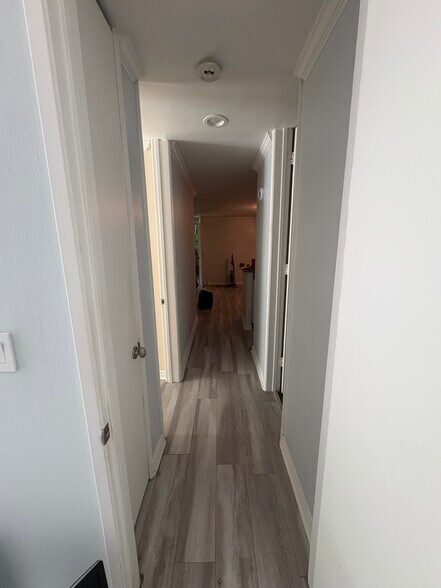 Building Photo - 6505 Green Valley Cir