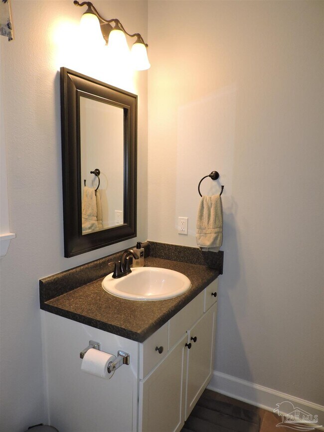 Building Photo - 1531 N 12th Ave