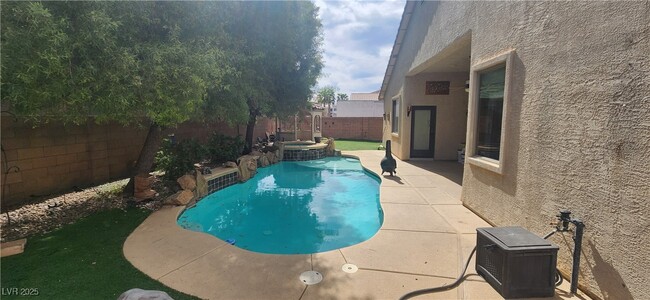 Building Photo - 6944 Puetollano Dr