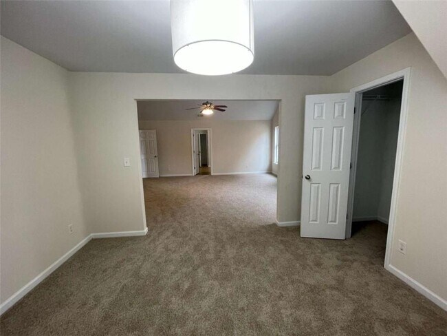 Building Photo - 4205 Pointe Vecchio Cir