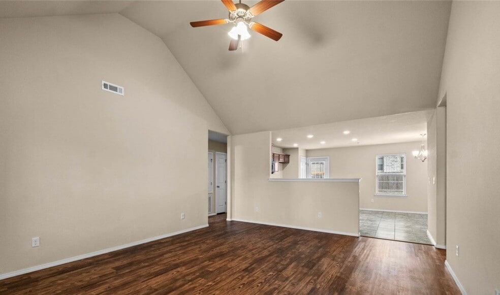 Building Photo - 630 Saddlehorn Dr