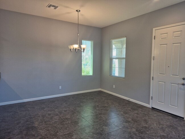 Building Photo - 4 Bedroom 2.5 bath Available now