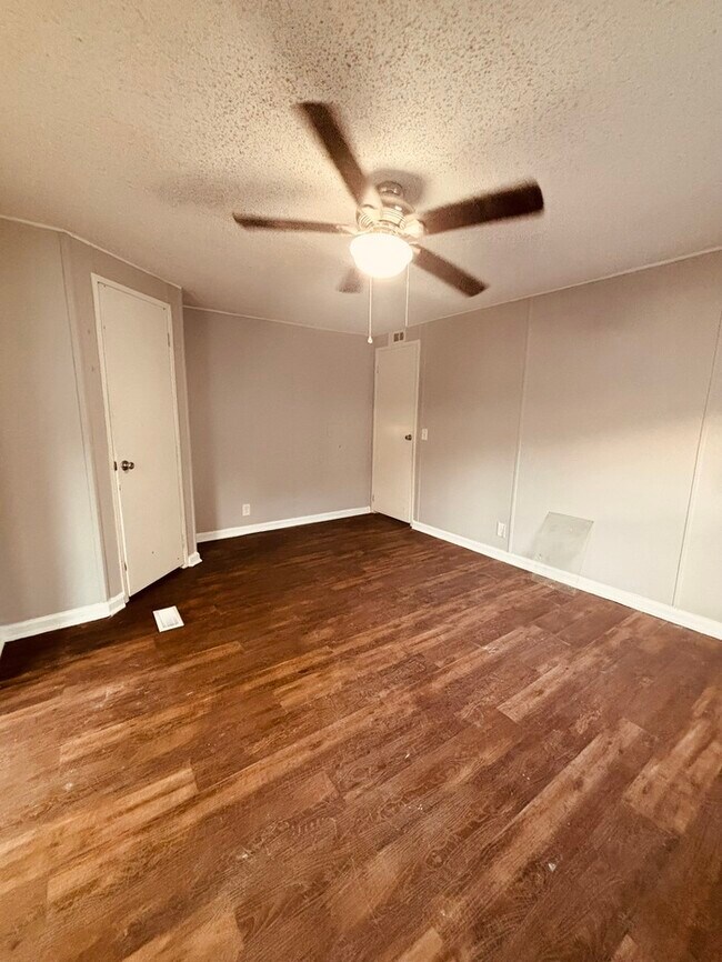 Building Photo - Triangle Mobile Home Park